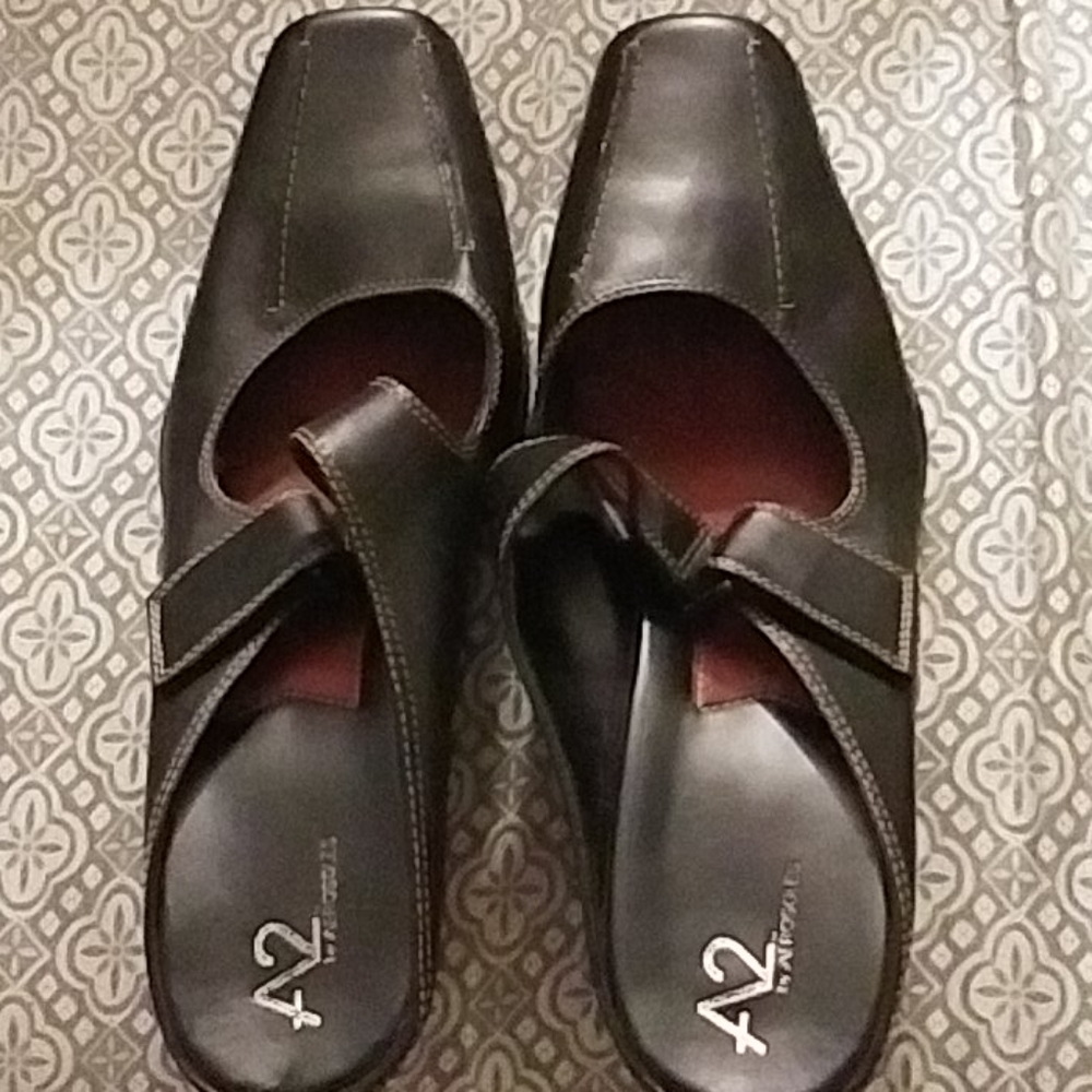 Vintage Black Pumps